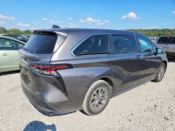 2023 TOYOTA SIENNA XLE — PSRA