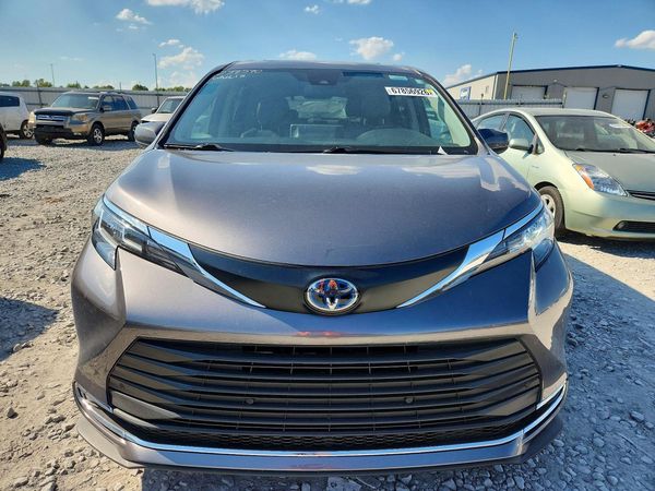 2023 TOYOTA SIENNA XLE — DIRF
