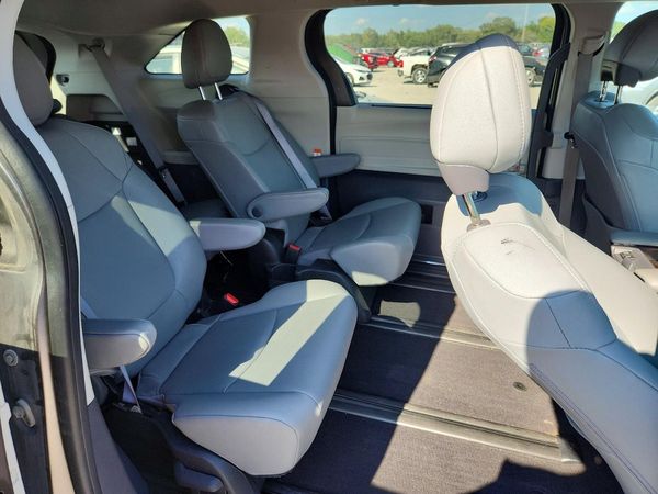 2023 TOYOTA SIENNA XLE — PSRS