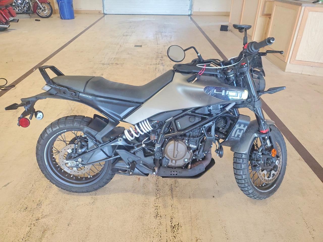 2024 HUSQVARNA VITPILEN 401/SVARTPILEN 401