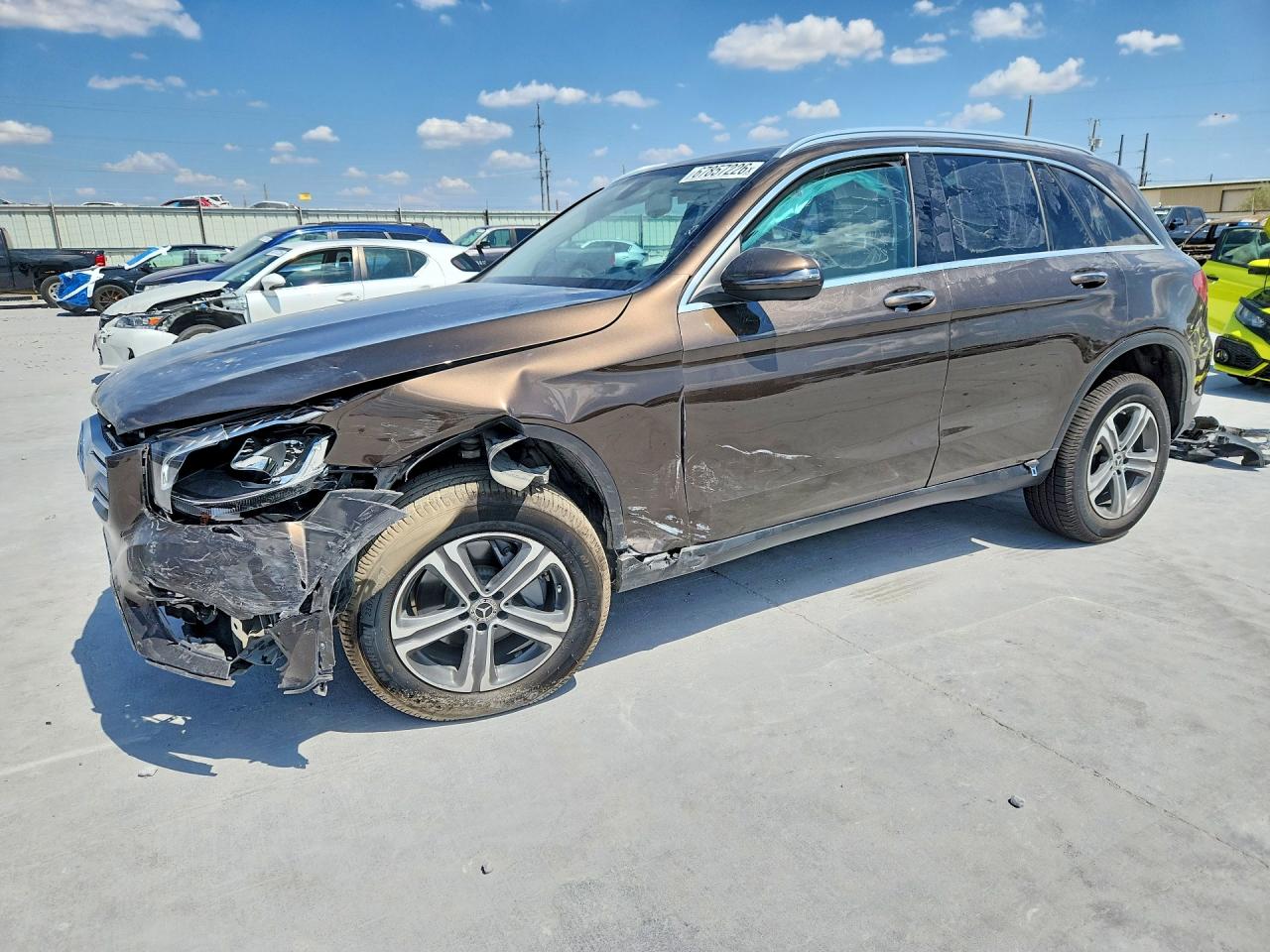 2018 MERCEDES-BENZ GLC-CLASS GLC300 — Front 3/4