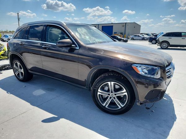 2018 MERCEDES-BENZ GLC-CLASS GLC300 — Passenger 3/4