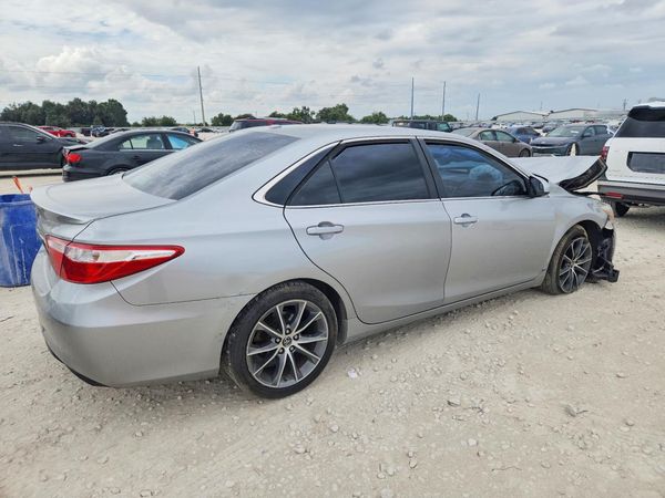 2015 TOYOTA CAMRY