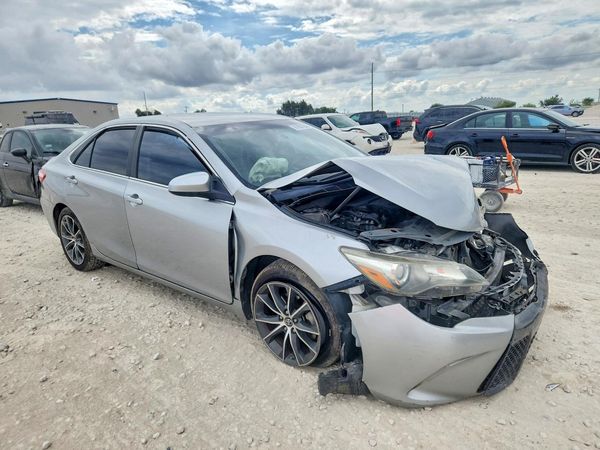 2015 TOYOTA CAMRY