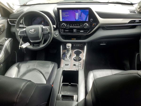 2023 TOYOTA HIGHLANDER Limited