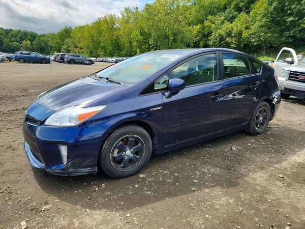 2015 TOYOTA PRIUS