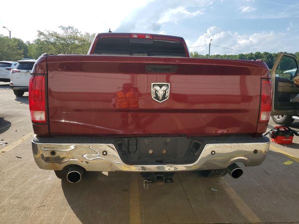 2018 RAM 1500 SLT