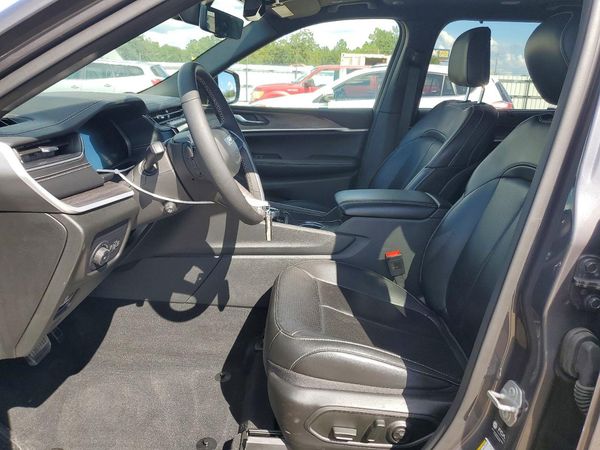 2025 JEEP GRAND CHEROKEE