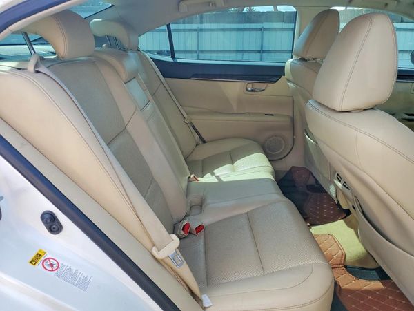 2013 LEXUS ES
