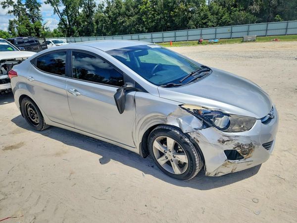 2013 HYUNDAI ELANTRA