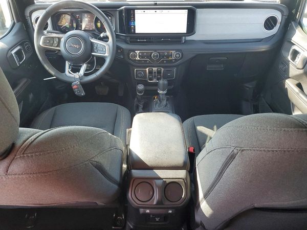 2024 JEEP WRANGLER Sahara 4XE