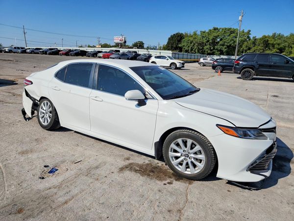2018 TOYOTA CAMRY
