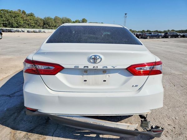 2018 TOYOTA CAMRY