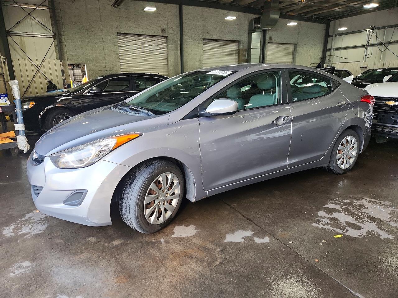 2013 HYUNDAI ELANTRA