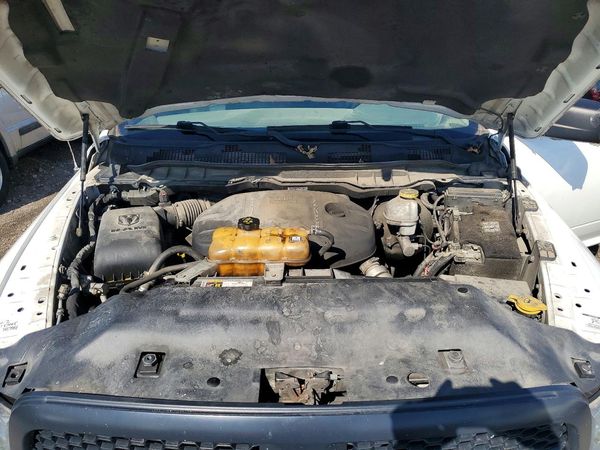 2018 RAM 1500 ST REG CAB 4X2 — Engine bay