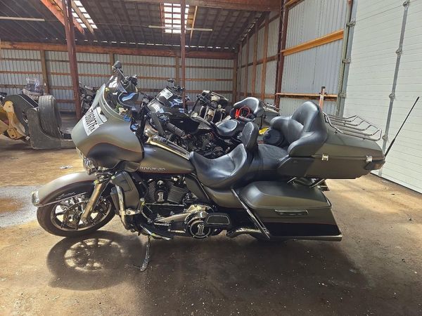 2019 HARLEY-DAVIDSON FL