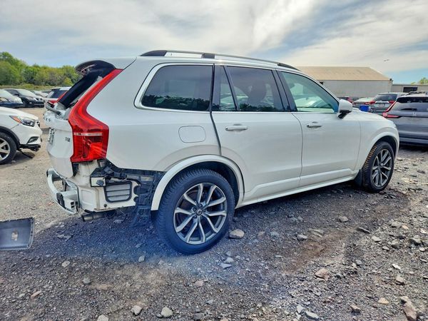 2019 VOLVO XC90 Momentum — PSRA