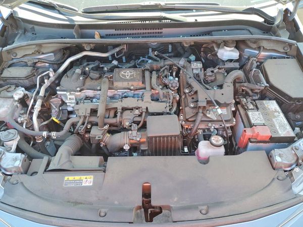 2025 TOYOTA COROLLA LE, XLE, SE — Engine bay
