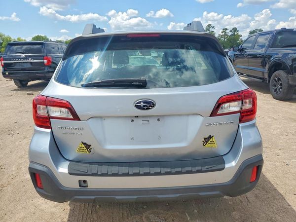 2018 SUBARU OUTBACK Base