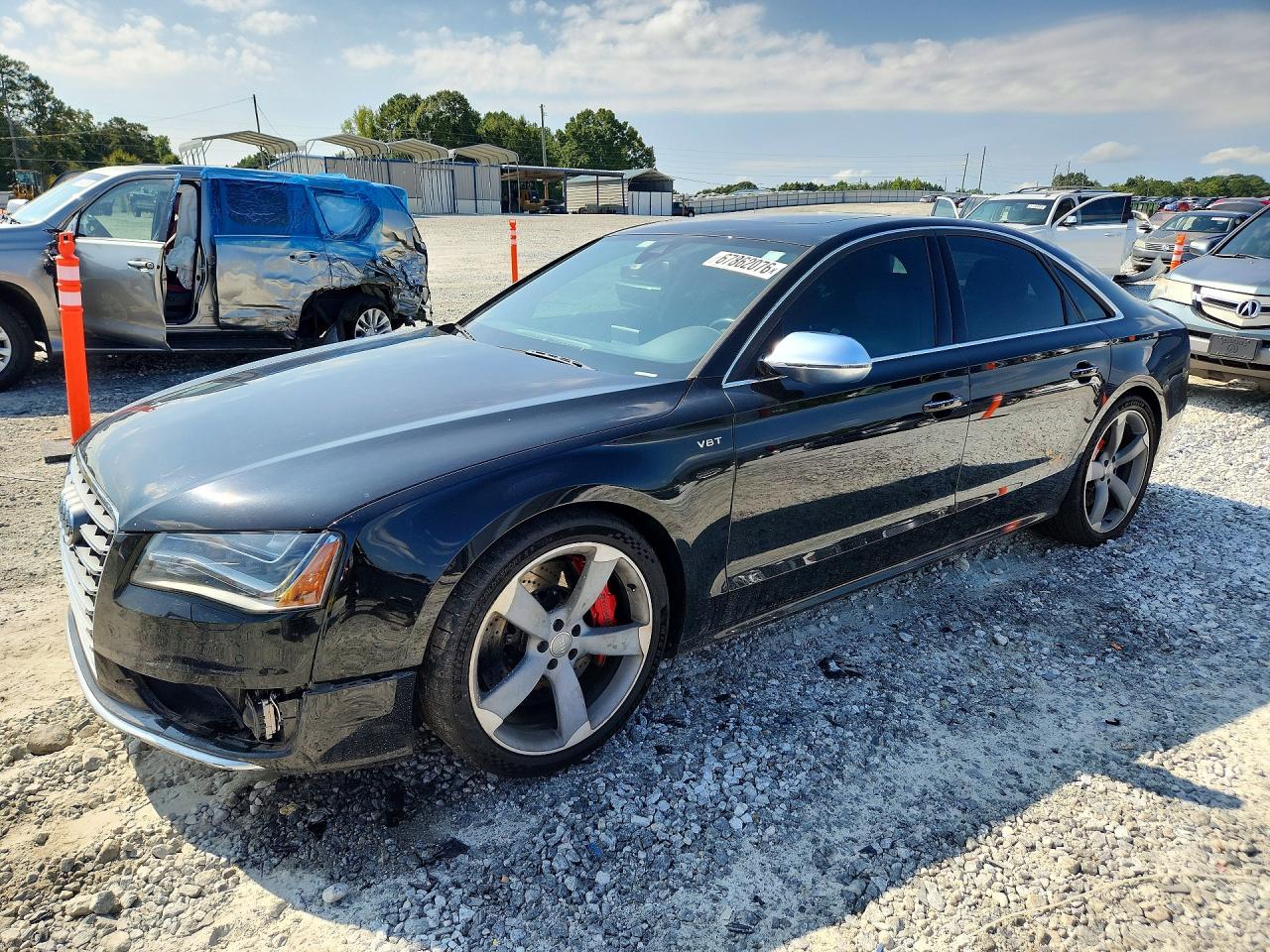 2013 AUDI S8