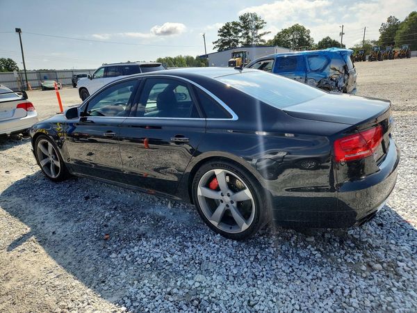 2013 AUDI S8