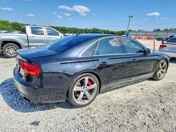 2013 AUDI S8