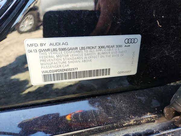 2013 AUDI S8
