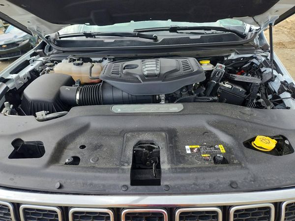 2025 JEEP WAGONEER Series II — Engine bay