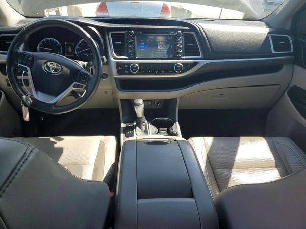 2017 TOYOTA HIGHLANDER