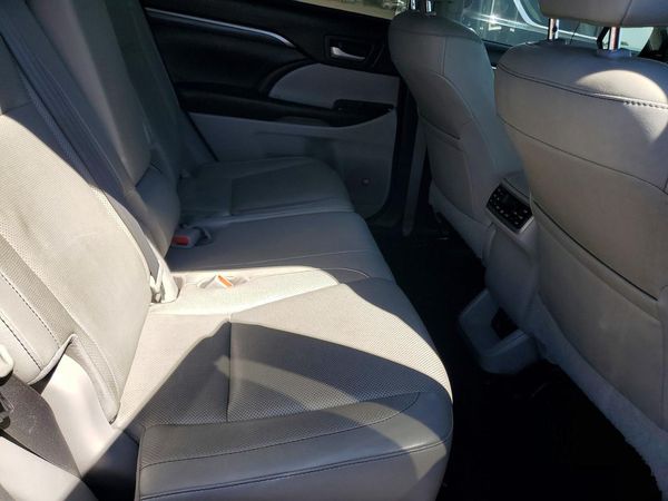 2017 TOYOTA HIGHLANDER