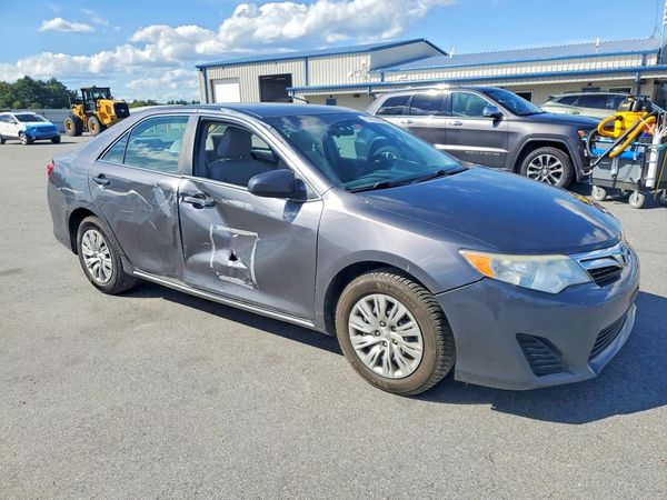 2014 TOYOTA CAMRY