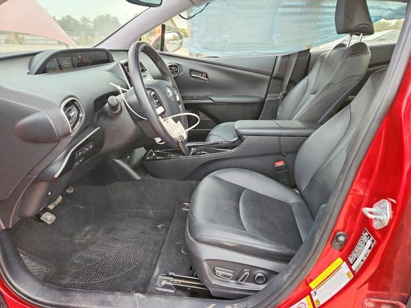 2017 TOYOTA PRIUS — DENT