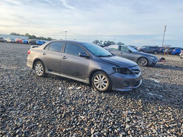 2013 TOYOTA COROLLA