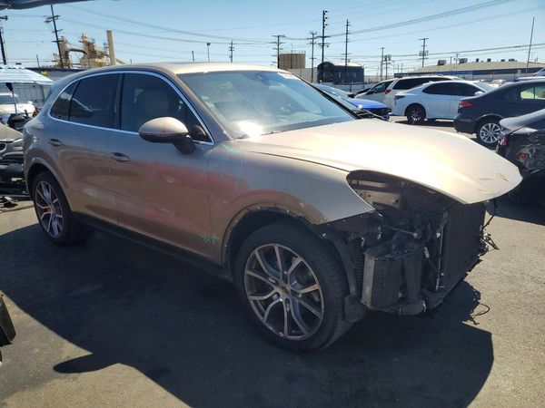 2019 PORSCHE CAYENNE