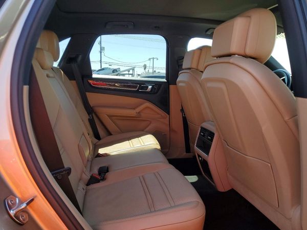 2019 PORSCHE CAYENNE