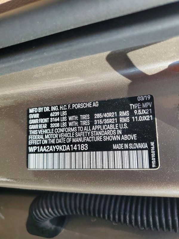 2019 PORSCHE CAYENNE