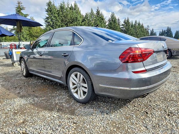 2017 VOLKSWAGEN PASSAT SE
