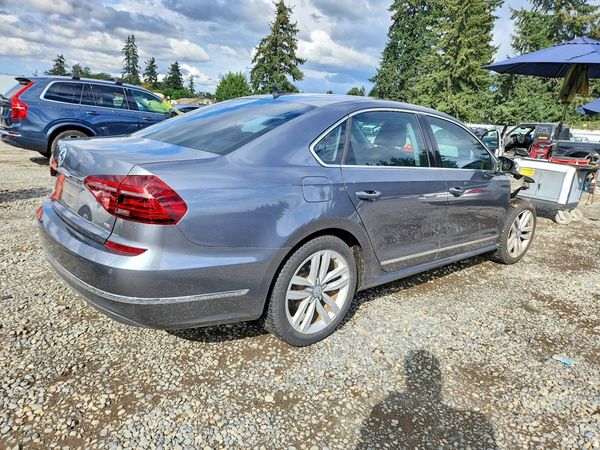 2017 VOLKSWAGEN PASSAT SE