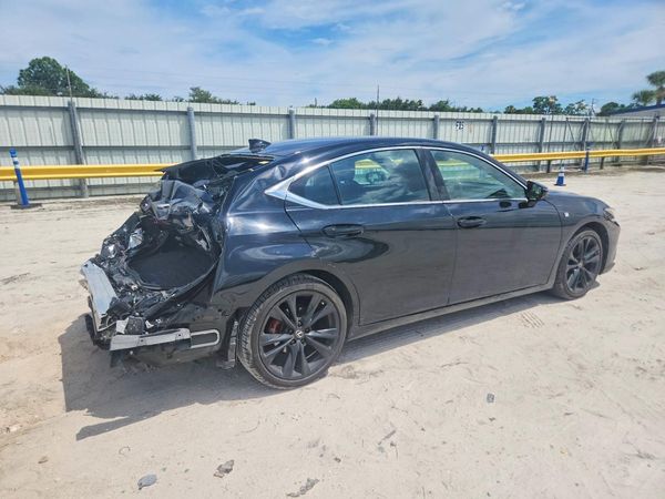 2022 LEXUS ES