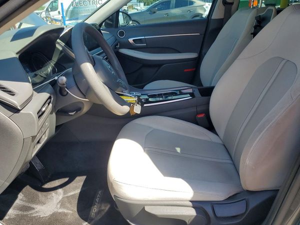 2023 HYUNDAI SONATA SE
