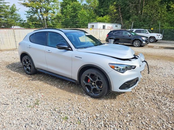 2024 ALFA ROMEO STELVIO