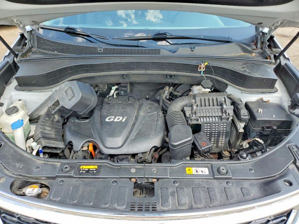 2015 KIA SORENTO GL — Engine bay
