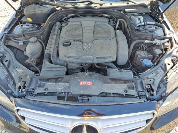 2014 MERCEDES-BENZ E-CLASS E350 — Engine bay