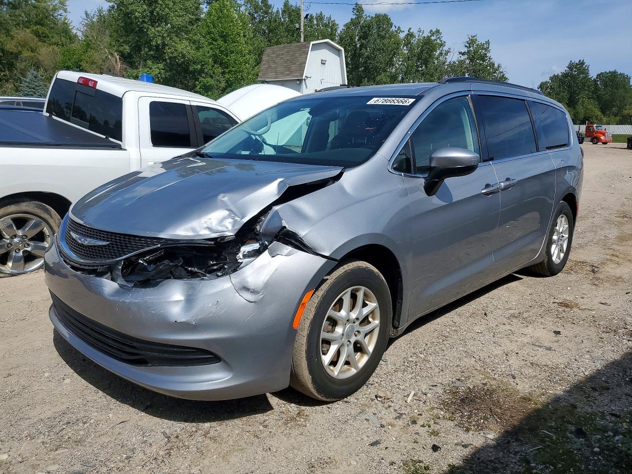 2020 CHRYSLER VOYAGER
