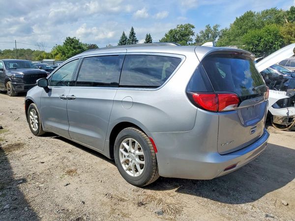 2020 CHRYSLER VOYAGER