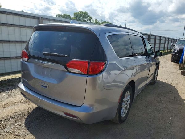 2020 CHRYSLER VOYAGER