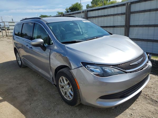 2020 CHRYSLER VOYAGER