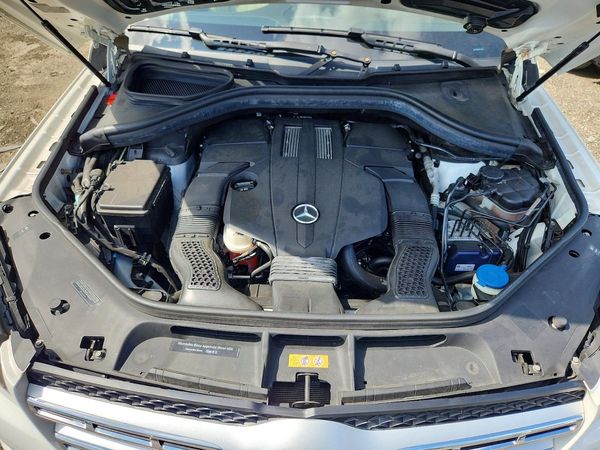 2017 MERCEDES-BENZ GLS GLS450-4M — Engine bay
