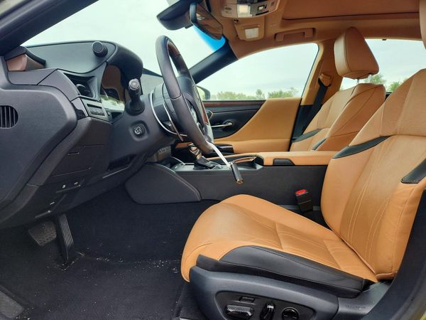 2024 LEXUS ES 350