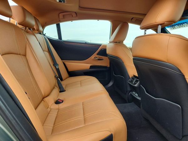 2024 LEXUS ES 350